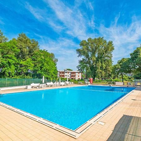 La Dolce Vita - Apartment With Shared Pool And Large Terrace Lido delle Nazioni Εξωτερικό φωτογραφία