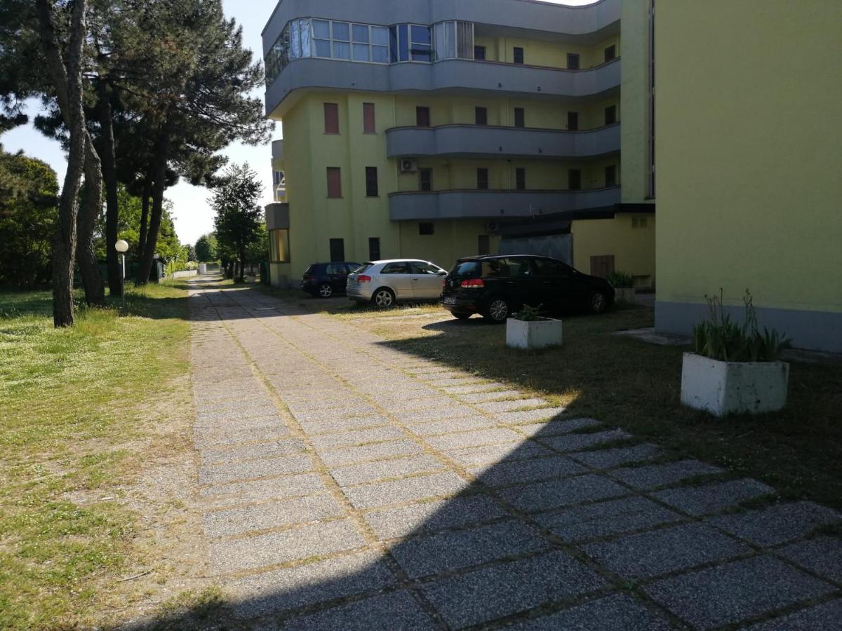 La Dolce Vita - Apartment With Shared Pool And Large Terrace Lido delle Nazioni Εξωτερικό φωτογραφία