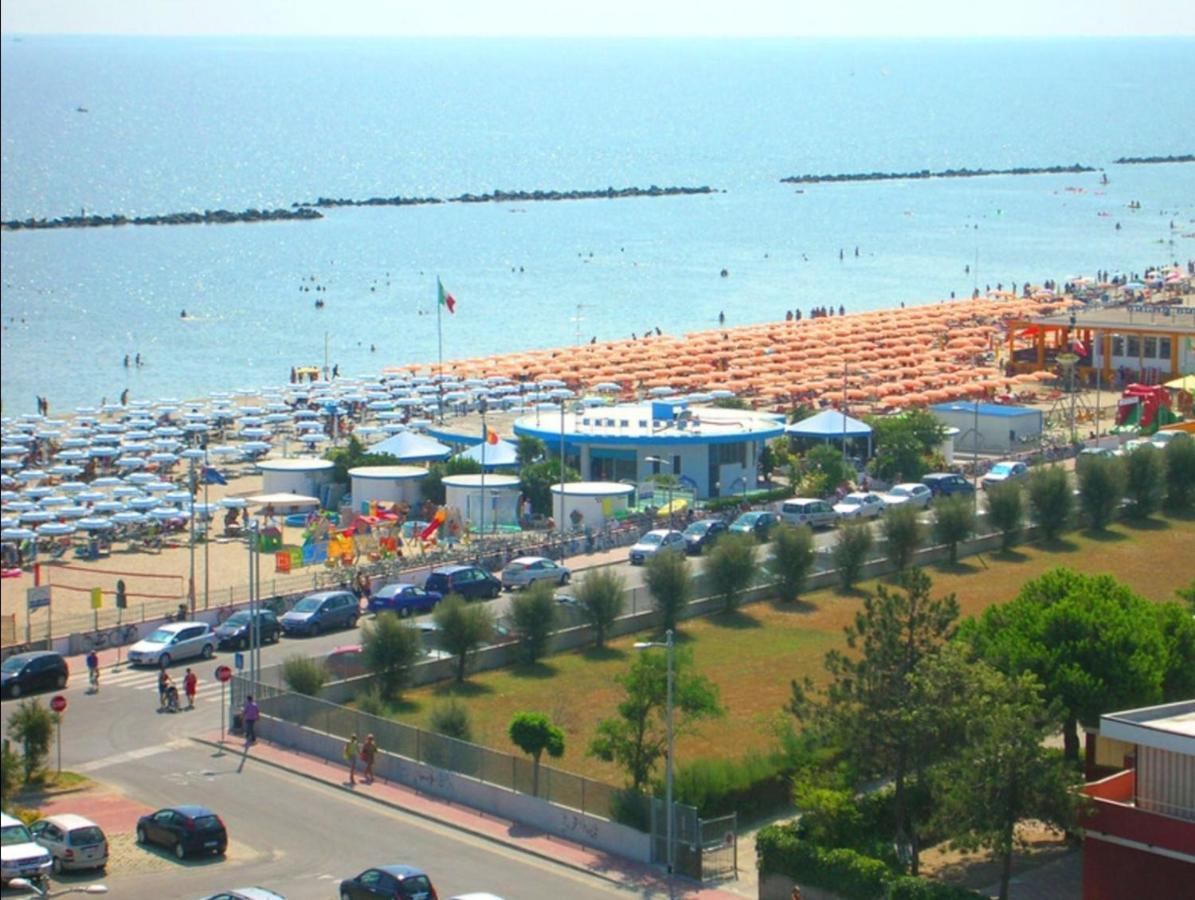 La Dolce Vita - Apartment With Shared Pool And Large Terrace Lido delle Nazioni Εξωτερικό φωτογραφία