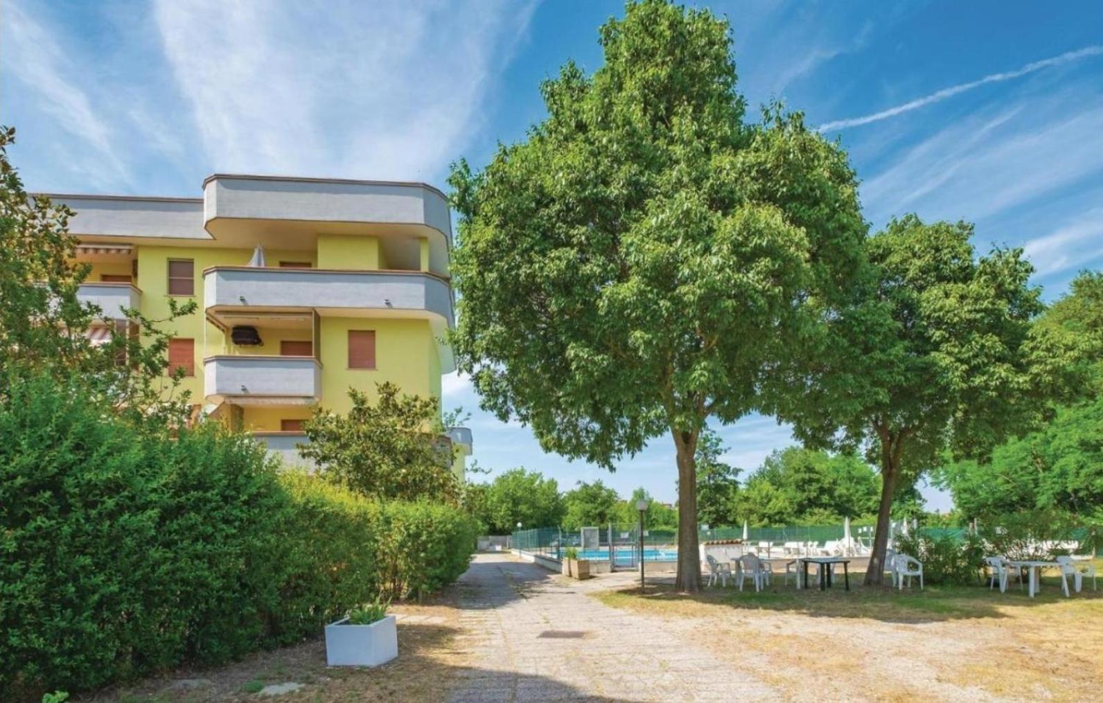La Dolce Vita - Apartment With Shared Pool And Large Terrace Lido delle Nazioni Εξωτερικό φωτογραφία